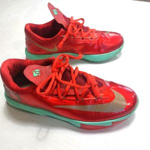 NIKE KD 6 Christmas Sneakers Boys Size 6Y  Red Green Basketball Shoes.